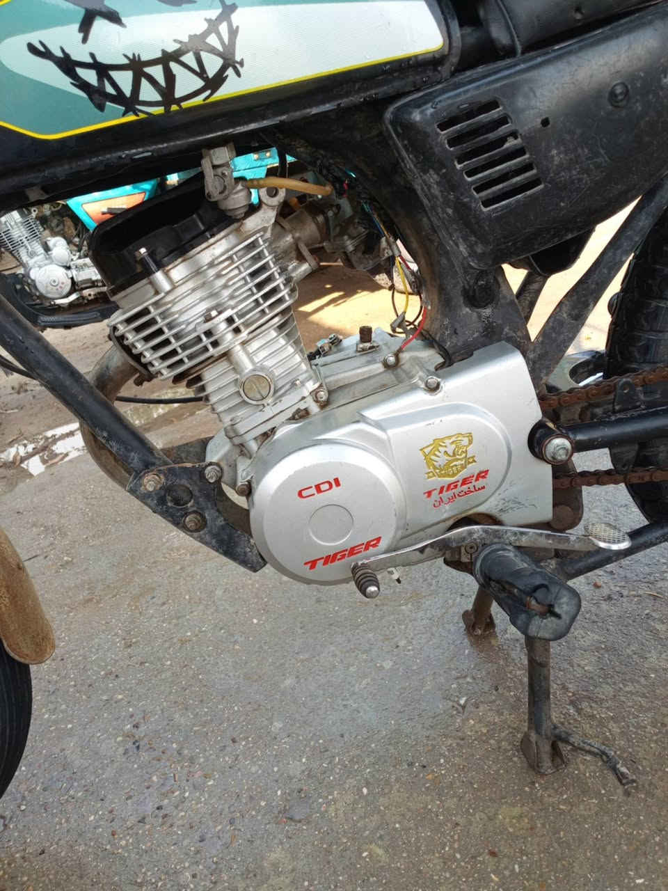 السلام عليكم اربعه كير للبيع كلك معمره 2024 السعر 300 وبيها مجال المكان طريق كربلاء  للستفسار ***********
