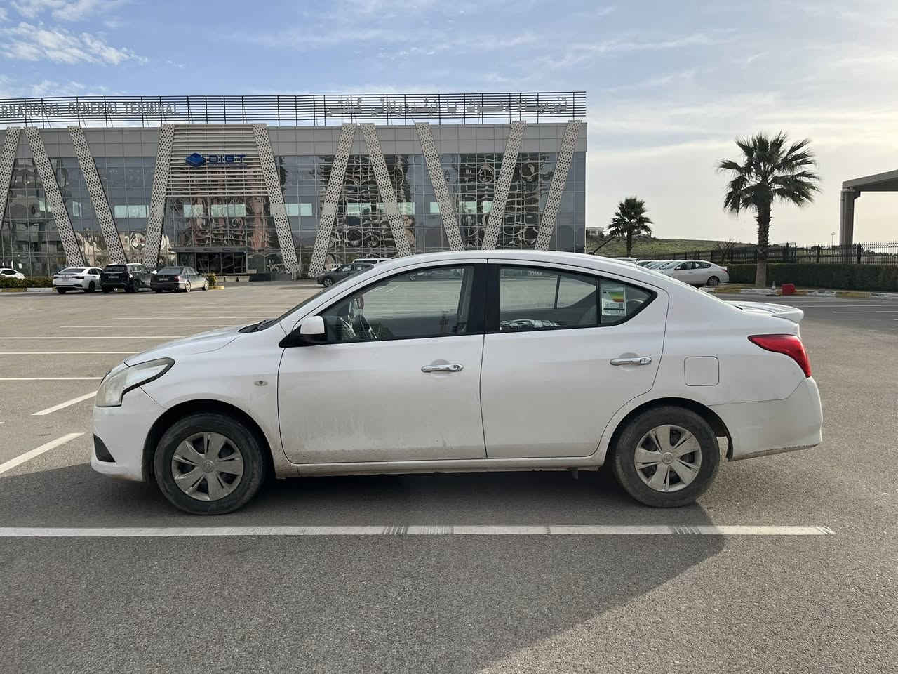 سلام عليكم نيسان صني 2019ماشية200.000
محرك وكير جدآ نظيف 

السيارة كلين ما بيها دعم ولا صبغ 

للتواصل ***********
