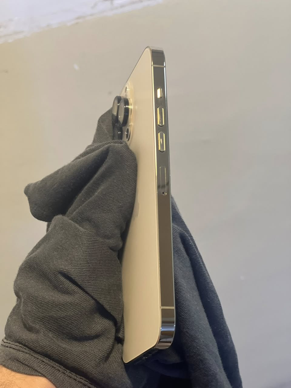 من رخصت الادمن
iPhone 13 pro Max 
نضافه 100/100
تك سيم
بطاريه 95
فيس ايدي شغال
جهاز وتر بروف
مساحه 256
للتواصل ***********
واتساب فقط
