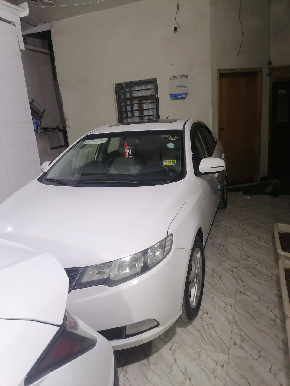 سلام عليكم
سيراتو 11
السياره فول للاخير
محرك ١٦٠٠
السيارة قطعتين صبغ فقط
السعر 102
***********
مكلف بل نشر اتصال فقط البصرة, العراق
