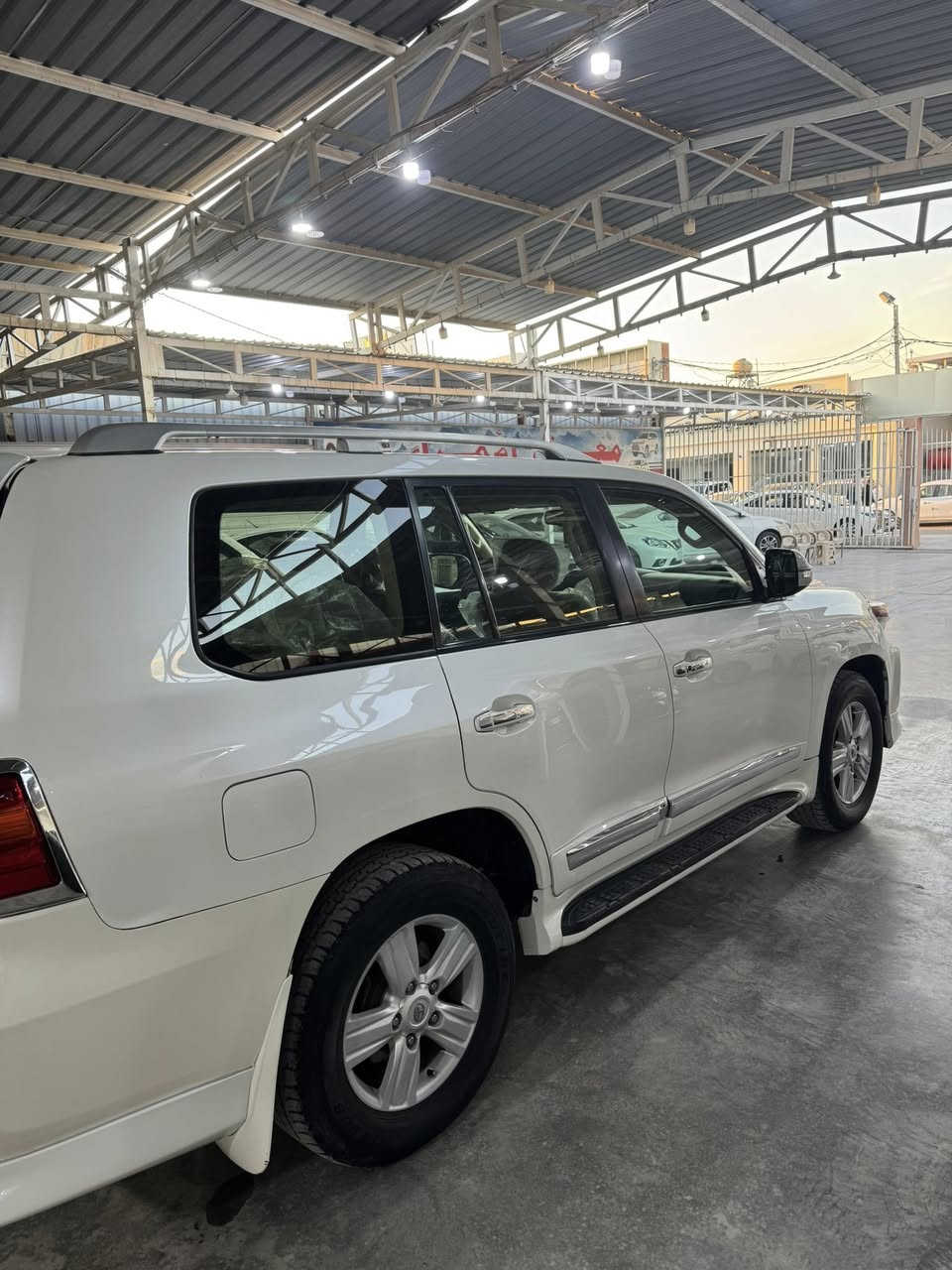 للبيع….
⛔️لاندكروزر جكساره موديل ٢٠١٢ ,V8 4700.    

⛔️مكفول عدا كارت بلجاملغ الامامي 

⛔️رقم بغداد نكليزي بااسمي 

⛔️مكان السياره نجف 

⛔️سياره بريم (ميحتاج اذكر مواصفات البريم معروفه)

⛔️سعر ٣٦٥ورقه وبيها مجال للاستفسار ***********
