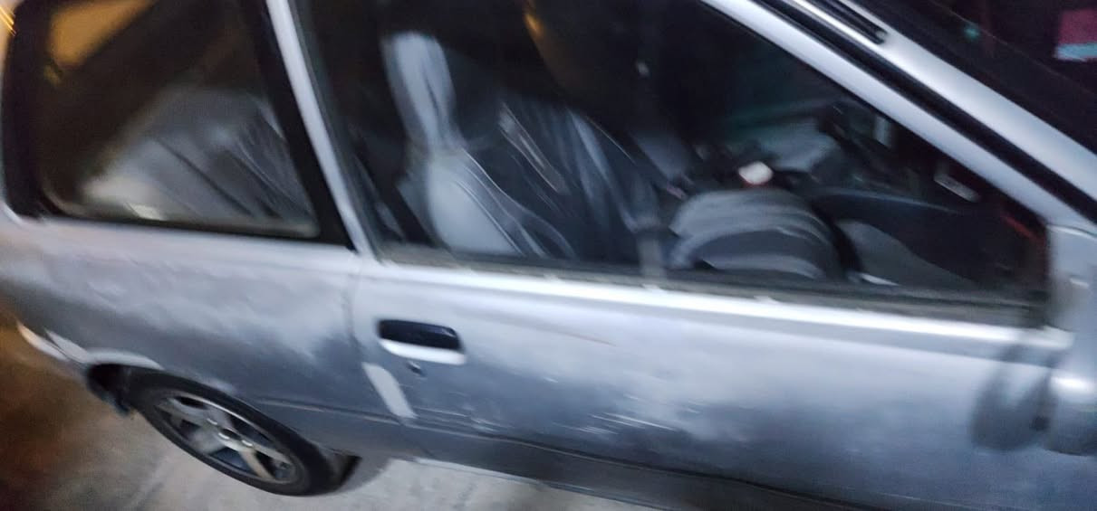 للبيع كورلا موديل 1995 تك باب رقم ديالى إنكليزي مشروع وطني باسمي سياره جاهزه كير محرك قبل سنه مبدله حاويه صدر تبريد مبدله جديد تايرات جددويل كب  كير عادي 4 نمر نقصها مشط يذب دهن بيها طخه باب السكن وراجعه بارد سياره جارده صبغها بلادي مكاني بغداد رايدها 28 بيها مجال بسيط ***********
