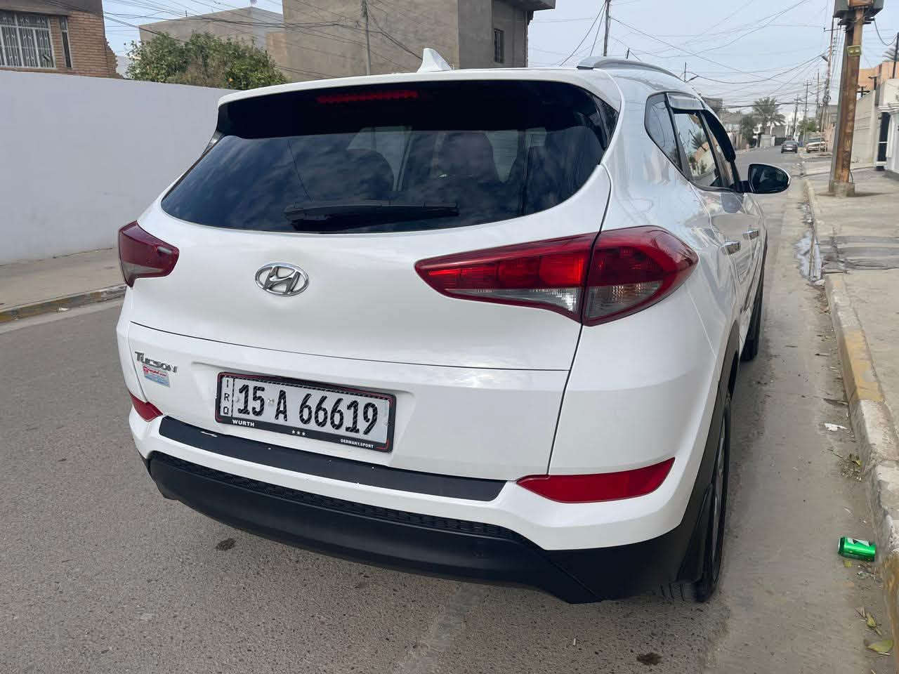 *للبيع هيونداي توسان Hyundai Tucson 2018* 🚙
*وارد أمريكي*

- *الممشى*: 108,000 ميل
- *المحرك*: بنزين 4 سلندر، 165 حصان
- *القير*: أوتوماتيك 6 سرعات + وضع ECO اقتصادي
- *الدفع*: أمامي FWD

- شاشة لمس 7 إنش + بلوتوث + USB + AUX
- كشافات عدسة زينون + ليد نهاري DRL + كشافات ضباب LED
- كاميرا رجوع + حساسات بارك خلفية
- 6 إيمتعددة الوظائف + تحكم ستيرن كامل
- جنوط ألمنيوم 18 إنش + جناح سقف + مرايا تطوي كهرباء

*الضرر*: نصف البنيد وجاملغ ،  *بدون دواخل - بدون ايرباك ✅
 
رقم انبار جديد انكليزي_ بأسمي سنويه 
*السعر*: 140$ وبيها مجال
*للتواصل*: *********** /اتصال

#توسان2018 #وارد_امريكي #للبيع
