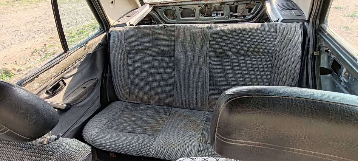 سلام عليكم
فوكس واكن جيته  18 بي مجال قليل 
راقم كركوك انكليزي لحد 2031 جديد
محرك بلادي 5نمرا
كهربائيات كلها شغال
لايتات ناصي وعالي رباعي كامل  شغال
اربعة تايرات جديد.
سيارة بدون حادث
عنوان كركوك شوراو
***********
***********
