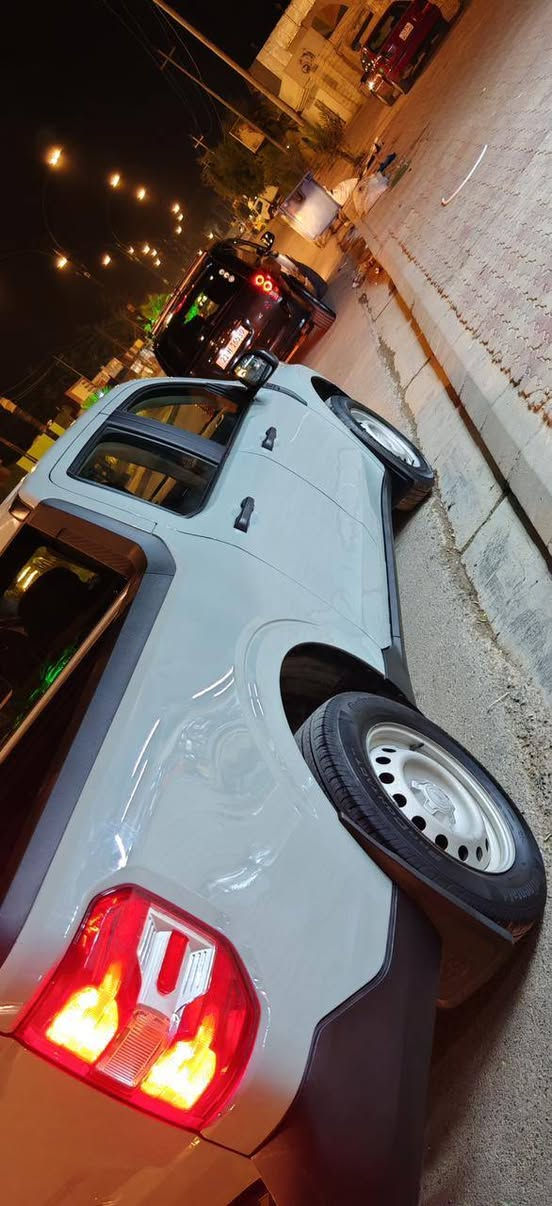 فورد مافرك موديل ٢٣  هايبرد  ضرره باب البدي بارد فقط. رقم ديالئ  سعر ١٨٠ ورقه  *********** مكاني ديالئ  خانقين.  مستعجل ع البيع عندي ضرف
