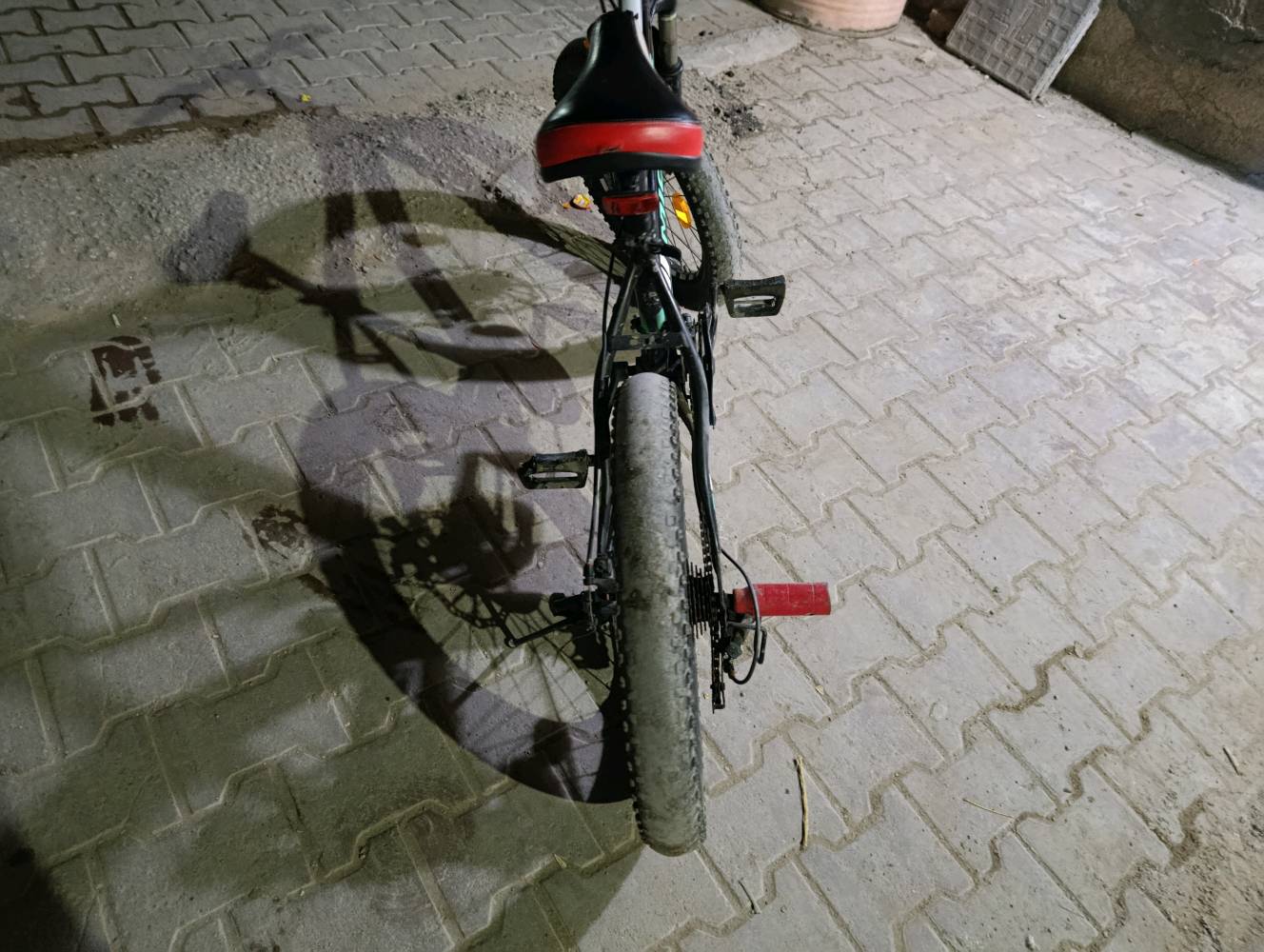 بايسكل رياضي للبيع النضافة90بل100 السعر110 قفل 
