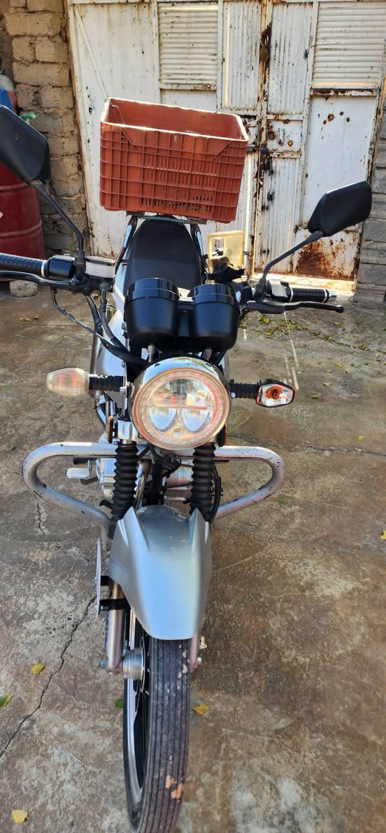 دراجة باندا 150 موديل 2023 سنويه بأسمي الواحات ما مستلمهن مكفوله من كلشي شرط بيها ملاحظات قليله  السعر  مليون و300 وبيها مجال بسيط للشراي


**إذا كنت صاحب هذا الإعلان وتريد حذفه لأي سبب، رجاءا أرسل رسالة إلى الدعم الفني**