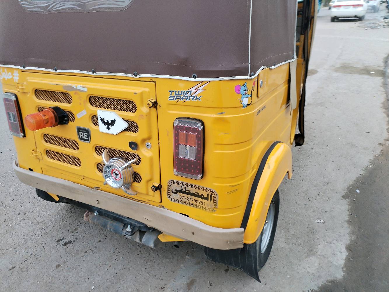 السلام عليكم
تكتك 2019 للبيع رقم وسنويه تحويل ثاني يوم بسمي 
التكتك بيها بارد بالغد خفيف
الدوسات معمرات أثر اخياس
المكينة مشروكه كلشي بيها مبدل جديد حالها حال الجديد
والكسل مبدل 22
كهربائيات كلها شغاله مابيها اي نقص تكتك نضيفه
العنوان بغداد الحسينية