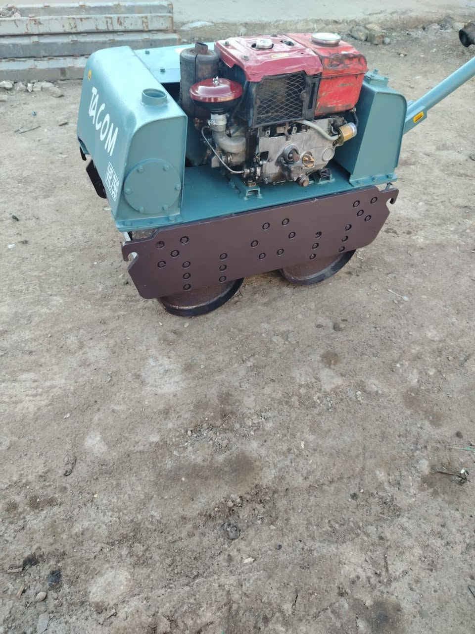 اتصل او واتساب ***********/////***********
حادله تاكوم ياباني 

نضيفه جدا 

محرك ينمر البلادي 

قماجي جدد 

جاهزه للعمل 

عرض 75سنتمتر 

وزن 750كيلو 

مكاني واسط الكوت مركز المدينه الحي الصناعي
