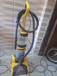 مكنسة كهربائية • للبيع