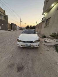 تيوتا مارك2 (نفخ) موديل2000 مكينة ونجي بيها صبغ عام وتأخير بالبك ما اع...