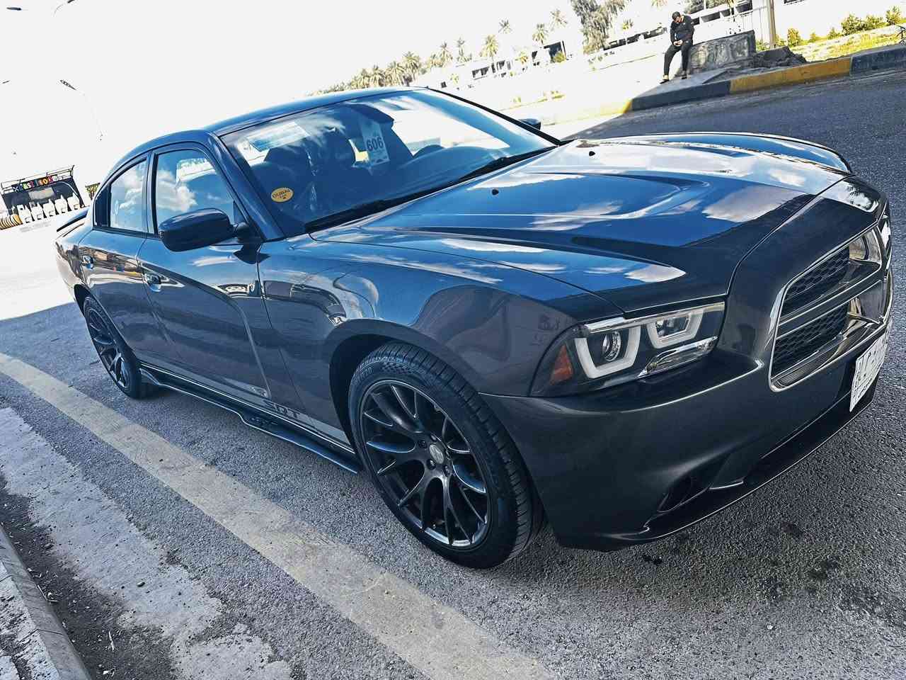 سلام عليكم
دوج جارجر 2014

ضرر باب خلفي وابنيد من امريكه 

ميكنه 3600

ويل 20

مكينه كير اكسل كله جديد

رقم بغداد 

ماشيه 118m

مكان السياره ديالى بعقوبة 

***********
