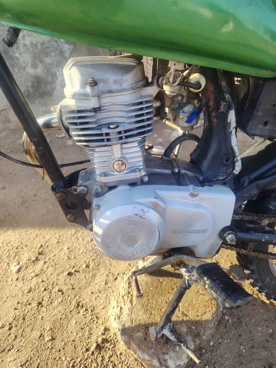 سلام عليكم شباب ارشة للبيع مديل ١٧ اصولي وكيلة احمد الربيعي دراجة حلوة ويلة جدد تواير جدد لا تنقيص ولا تبخير  السعر 550 وبية مجال المكان نجف ابو صخير الاستفسار ***********
