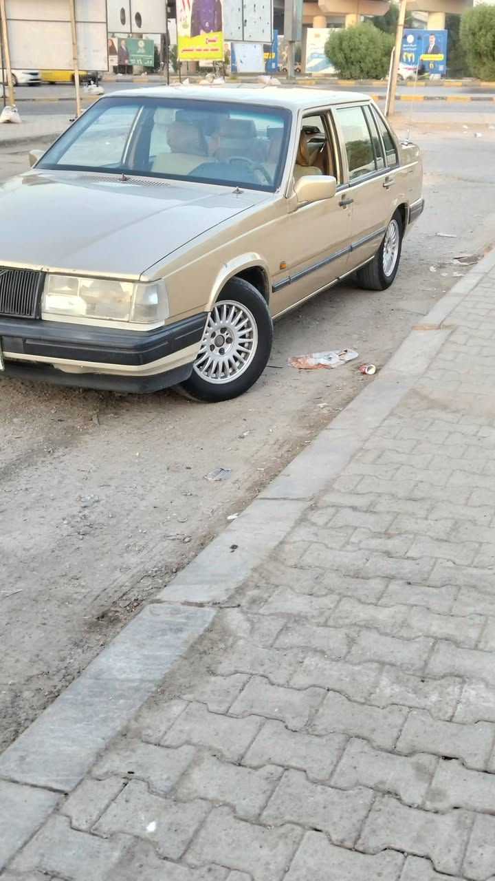 فولفو 940
محرك ونجي ياباني رقمه ذي قار. مكان السياره النجف

سعره 43 وبيه مجال 

***********
