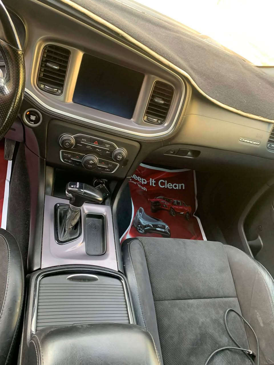 السلام عليكم 
جارجر بلاك اديش جي تي اعلى فئه بالجارجر كلها دواخل خياط فور ويل 
الموديل 2020
الرقم بغداد
اللون اسود 
ماشيه 136 الف كيلو مو ميل
السعر 185 وبيها مجال
المواصفات فول الفول 
(بصمه-فتحه-شاشه جبيره-قطعتين -الكشنات كهرباء-تدفئه تبريد كشنات والستيرن-تحكمات-الكشنات ميموري- دواخلها البوب وغيرها خياط وبعد هواي شغلات هي السياره فول اعلئ فئه وح انشرلكم صور الحادث المكان بغداد السيديه الرقم *********** بغداد, العراق
