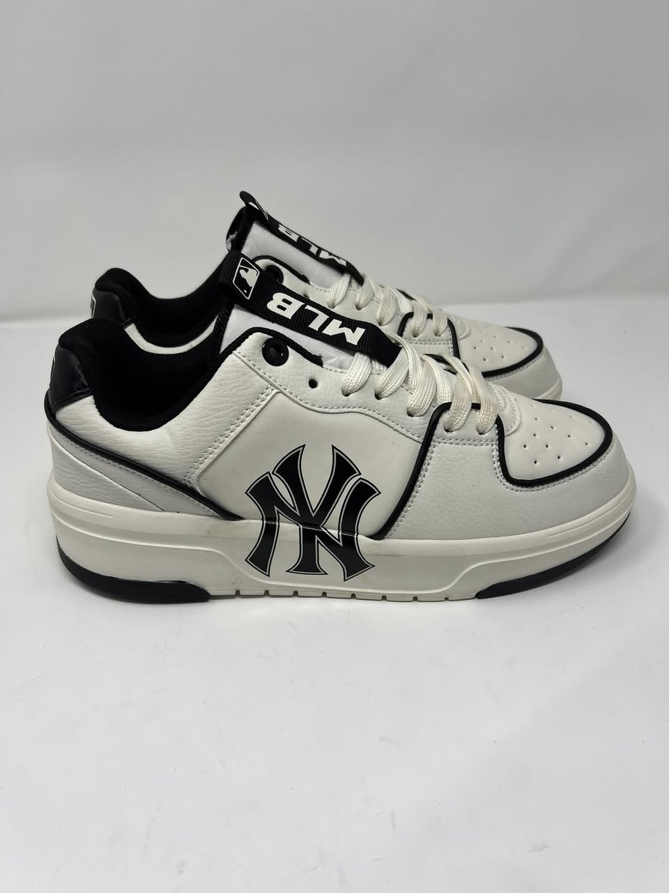 عيني عرض خاص مال ليل بلعافيه عل ياخذه
لاسكارس ماركة فرنسية قياسه ٤٣ القدم ٢٧ ونص فقط بسعر 20 الف قفل بدون توصيل 
توصيل بغداد 5 محافضات 6


**إذا كنت صاحب هذا الإعلان وتريد حذفه لأي سبب، رجاءا أرسل رسالة إلى الدعم الفني**