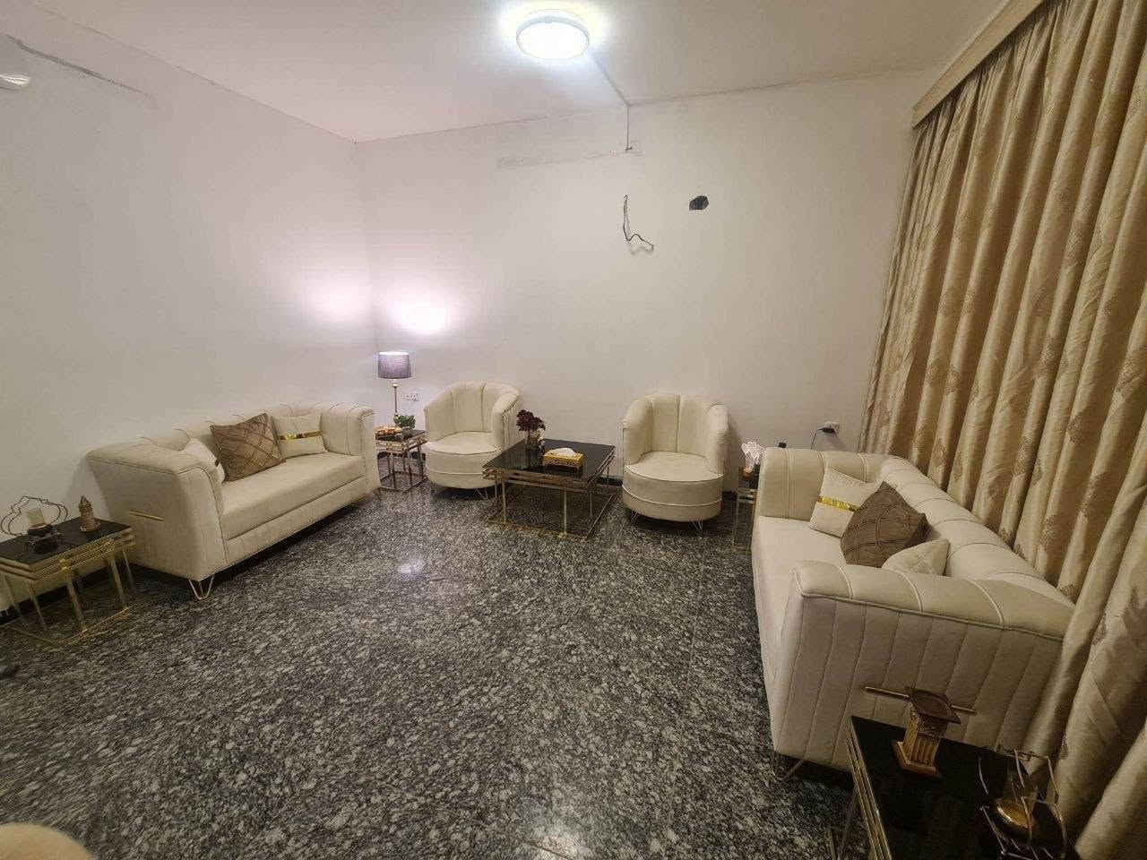 أنتبااااه إلى لأسعار
ال١٠ مقعد   700
ال٨ مقعد  600
ال٧مقعد 550
ال٥مقعد  450
توصيل داخل بغداد  مجانا 

والي يريد سعرها 50طبله قياس 40/40

صنع مشتركي تركي والتجميع عراقي  
أحدث التصاميم الفنية 
🖍الشغل حسب طلبكم من ناحية اختياركم الالوان وعدد المقاعد 
⭕️مواصفات العمل 
♦️اسفنج ضغط عالي مميز اول 
⭕️ الخشب المقعد بلوك  اضافه الى  (چام) روسي 
♦️انج في انجين *لجميع انحاء وزوايه  التخم 

⭕️القماش
♦️درجه اولى جاكور 
🔻وتربروف   و كتان اضافه 50

❇️قياسات القنفات ❇️
210سم  القنفه الكبيرة ام ثلاث مقاعد 
150 سم القنفه الوسط ام مقعدين 
75 سم  الكرسي. 
🌹🌹🌹🌹
جميع الالوان متوفره
توصيل مجاني داخل بغداد

يتوفر جميع الالوان 
لا تدفع المبلغ اذا  اجاك يختلف عن الصوره

التوصيل بغداد خلال ثلاث ايام  
للحجز ارسل
الصورة 
والاسم 
ورقمين موبايل 
والعنوان
على الخاص


**إذا كنت صاحب هذا الإعلان وتريد حذفه لأي سبب، رجاءا أرسل رسالة إلى الدعم الفني**