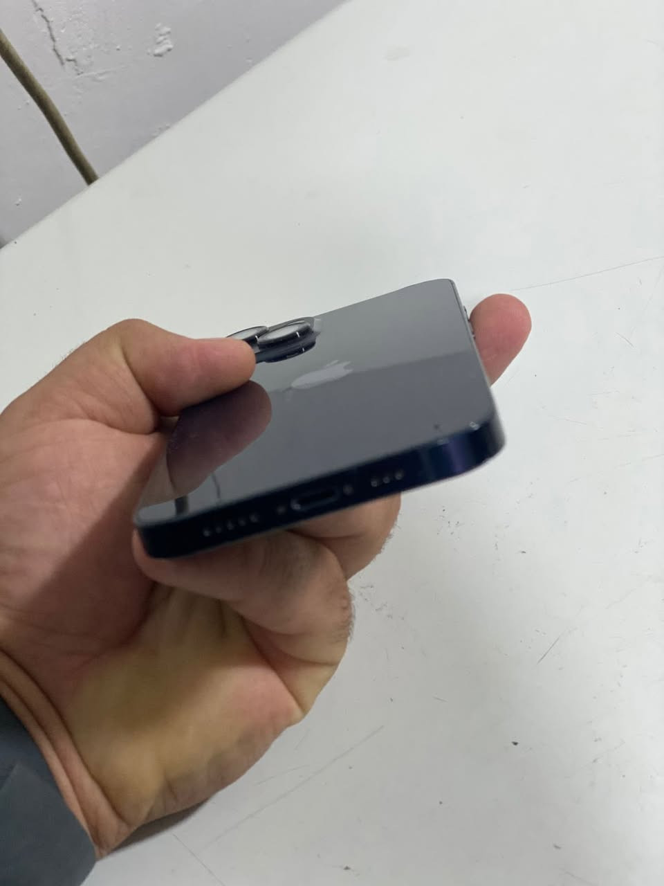 سلام عليكم ايفون 13ذاكره 128 دبل شريحه نضيف ع وضع الشركه مامبدله اي شي بي ولا مفتوح بطاريه جوه 75% السعر 430 وبي مجال بسيط ***********
