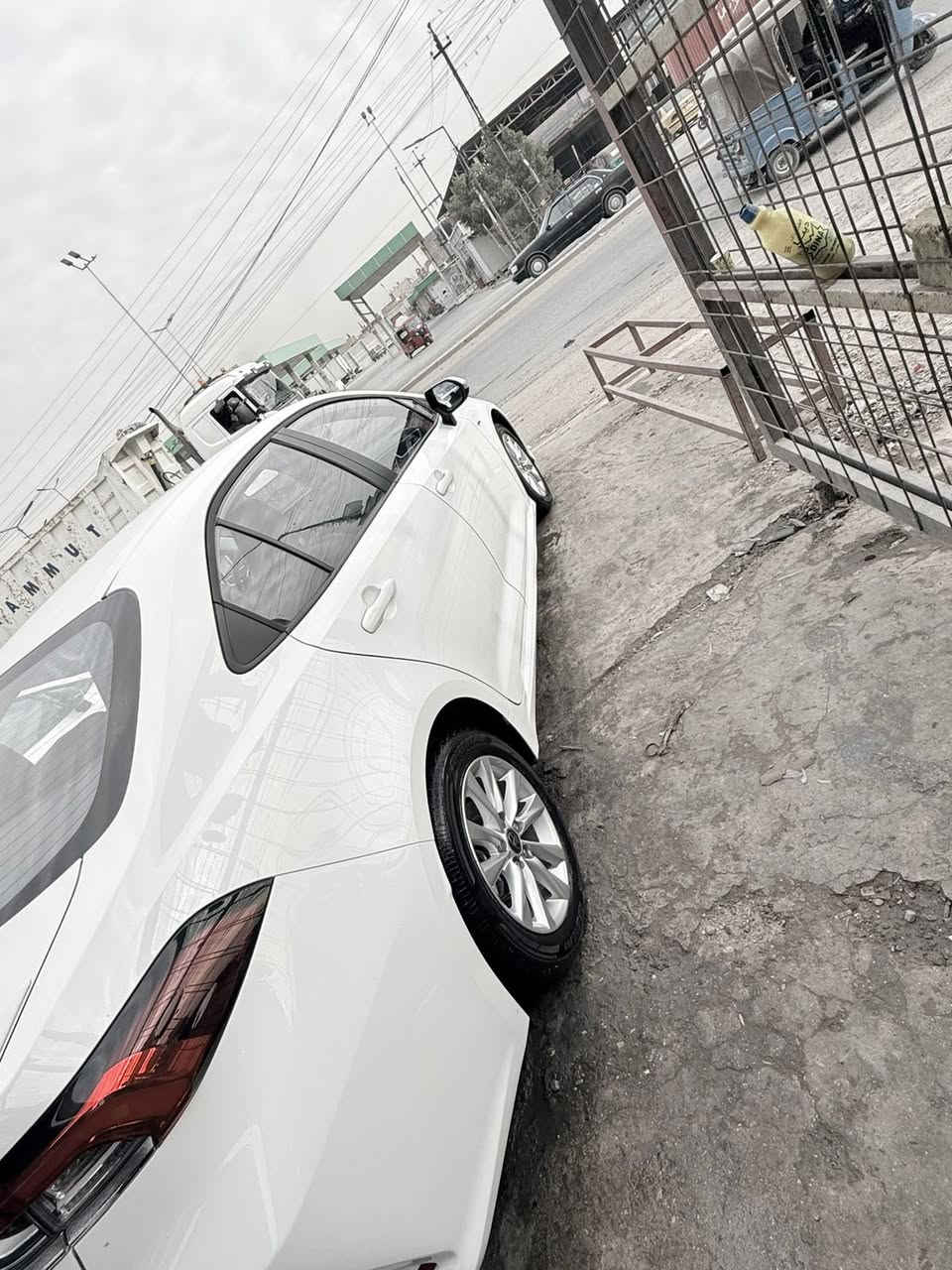 سلام عليكم 
كورولا. هابير 
مديل.2024
سيارة فول 1/1
ماشية 15الف 
موصفات معروفة 
كشنات كهربائي
انضمة قيادة 
اوتو هولد 
حساسات 
قيادة ذاتية 
فاتحة 
سيارة مكفولة 
رقم بغداد تحويل مباشر 
السعر 155 ورقة وبيهة مجال بسيط 
مكان سيارة بغداد حي نصر 
رقم الهاتف ***********
ابو علي
