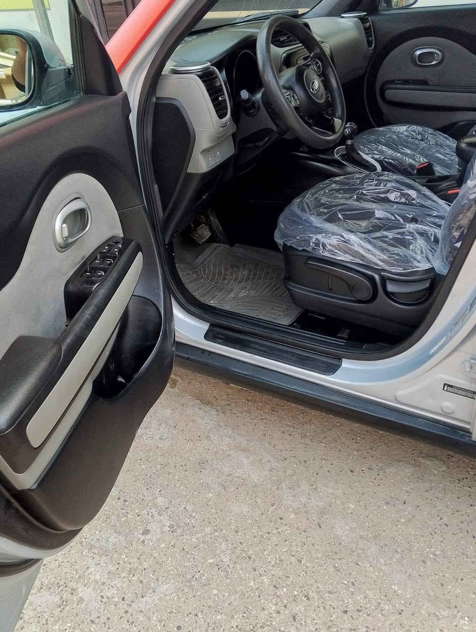 السلام عليك عندي صول مديل 2016 امريكي حادثه جاملغ وبنيد بدون داخل  مكينه كير مكفوله لبيع او مراوس باحدث   السعر 102 وبيه مجال مكان بغداد حي العامل  ***********
