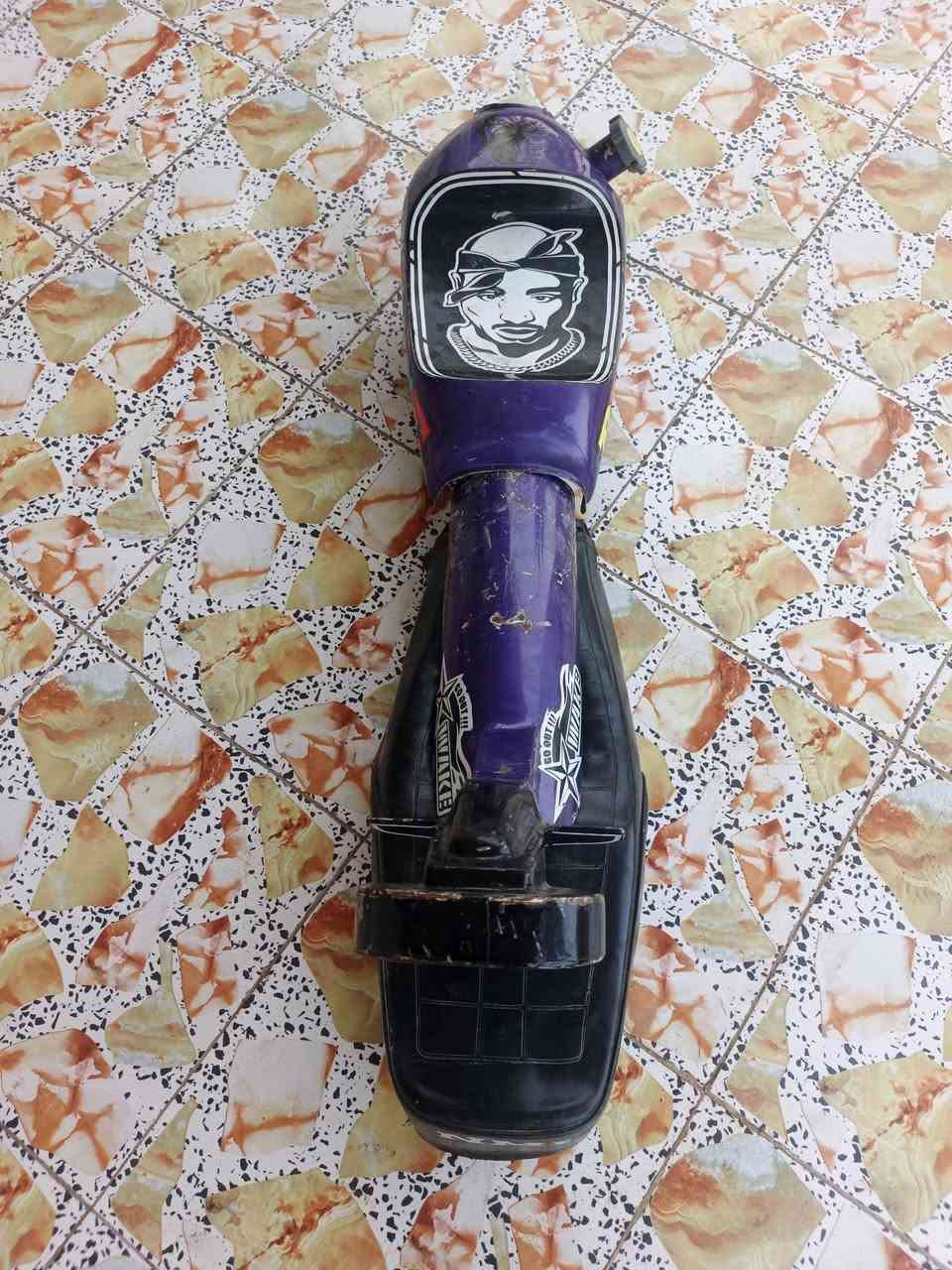 سلام عليكم سيت للبيع تانكي و كشن و سبايدر طياري وشم صبغ حراري و مضروب جلاتين لماع السعر 80 وبيهن مجال حك الجيه مكاني حله متواجد خاص***********
