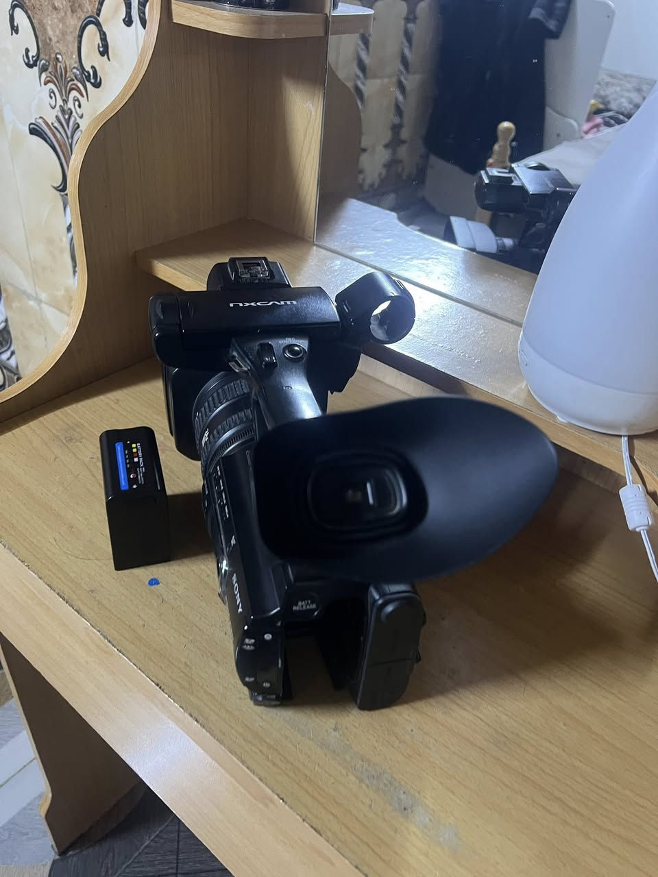 كامره ان اكس 100 فول جديد كارتونه كامل مع ماحقاته سعر مليون مكاني كركوك ***********
