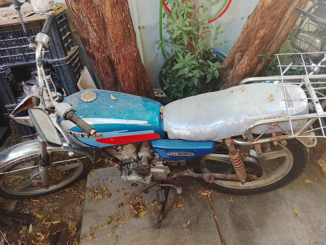 5كير للبيع موديل 19  نقصها كهربائيات شغاله بس شويه متروكه دراجه السعر 250 مكاني  بغداد كفائات السيديه *********** الاستفسار

