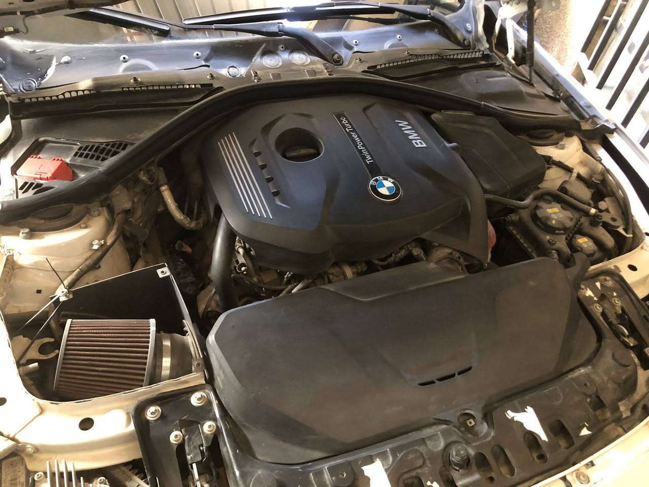 السلام عليكم 
للبيع BMW  430 كراند كوبي اربع بوب 
3 قطع صبغ مال تحديث بس

مكينه 4سلندر تون بور تيربو  مكينه B48 مرغوب 

فول مواصفات :

1- بصمة تشغيل + دخول ذكي + انارة ترحيب

2- لايت + لايت امامي خلفي فول LED سموك دخاني مال m4 +  اوتو لايت امامي متحرك 

3-- انظمة قيادة : 

‏eco pro - comfort - sport pls - sport +

4-- كشنات جلد + كهرباء + ذاكرة خزن + تدفئة 

5- حساس امامي + خلفي + كامرة خلفيه 

6- شاشة كبيرة 

7- وايرلس ابل كار بلي 

8- حساس اطارات

9- حساس مطر ماسحات اوتو

10- تحكم ستيرن + تدفئة ستيرن

11- فتحه سقف

12- مري شفط + قلاب + تعتيم ذاتي

13- جام كله فول اوتو 

14- تبريد مناخين + تبريد خلفي

15- فتح صندوق الخلفي بحركة القدم

16- ويل كب 19 اصلي bbs 

17- محرك 4 سلندر 2.0 توربو و كير ZF 8 نمر

18-دون بايب + جارج بايب + انتيك شوته رياضيه

19-استيرن رياضي الياف كاربون بل كامل + شاشه

20-فلنجات رياضيه سيراميك + فجوج برمبو Mاصلي

21-دعاميه اماميM  + خلفيه M

22-بنيد M

23-جاملغات M

24-دفيوزر خلفي M

25-اكزوز M

26-دواخل كاربون فايبر 

27-رادار جانبي 

28-دواخل كاربون فايبر 

29-كير طياره

30- كيجات ديجتال 
31- جنطه كهرباء
33-حساس مطر 
34-مرايه قلاب ء
 

باقي موصفات ***********
