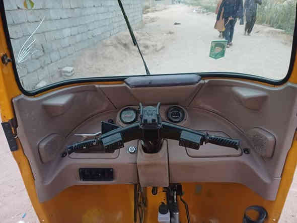 تكتك للبيع موديل 21 تفاصيل بالصور تريد تفاصيل اكثر تعال واتساب ***********
