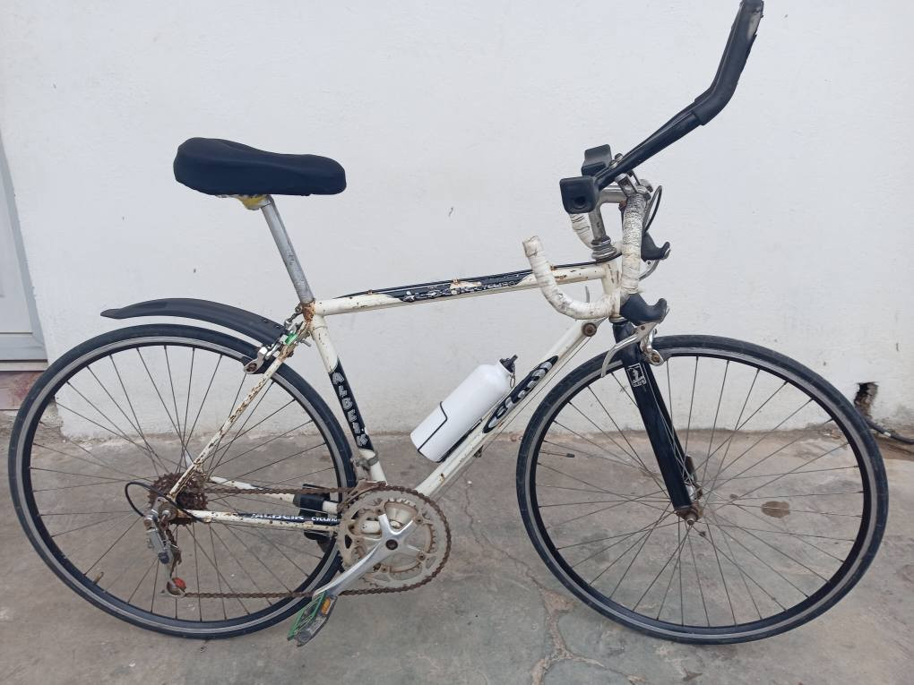 بايسكل سباق للبيع حجم 27  جاهز السعر 55 عنوان كركوك روناكي سايدين الرقم *********** كركوك, العراق
