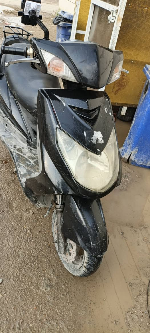 سلام عليكم دراجه سكنز اللبيع الدراجه جانت تشتغل وطفت من وحدها كهربائياته كل شغاله هندر سلف نضيفه ما بيها اي خلل بس طفت من وحدها مكاني الدوره مهديه الثانيه سعر 350
وبيها مجال *********** هاذه رقم
