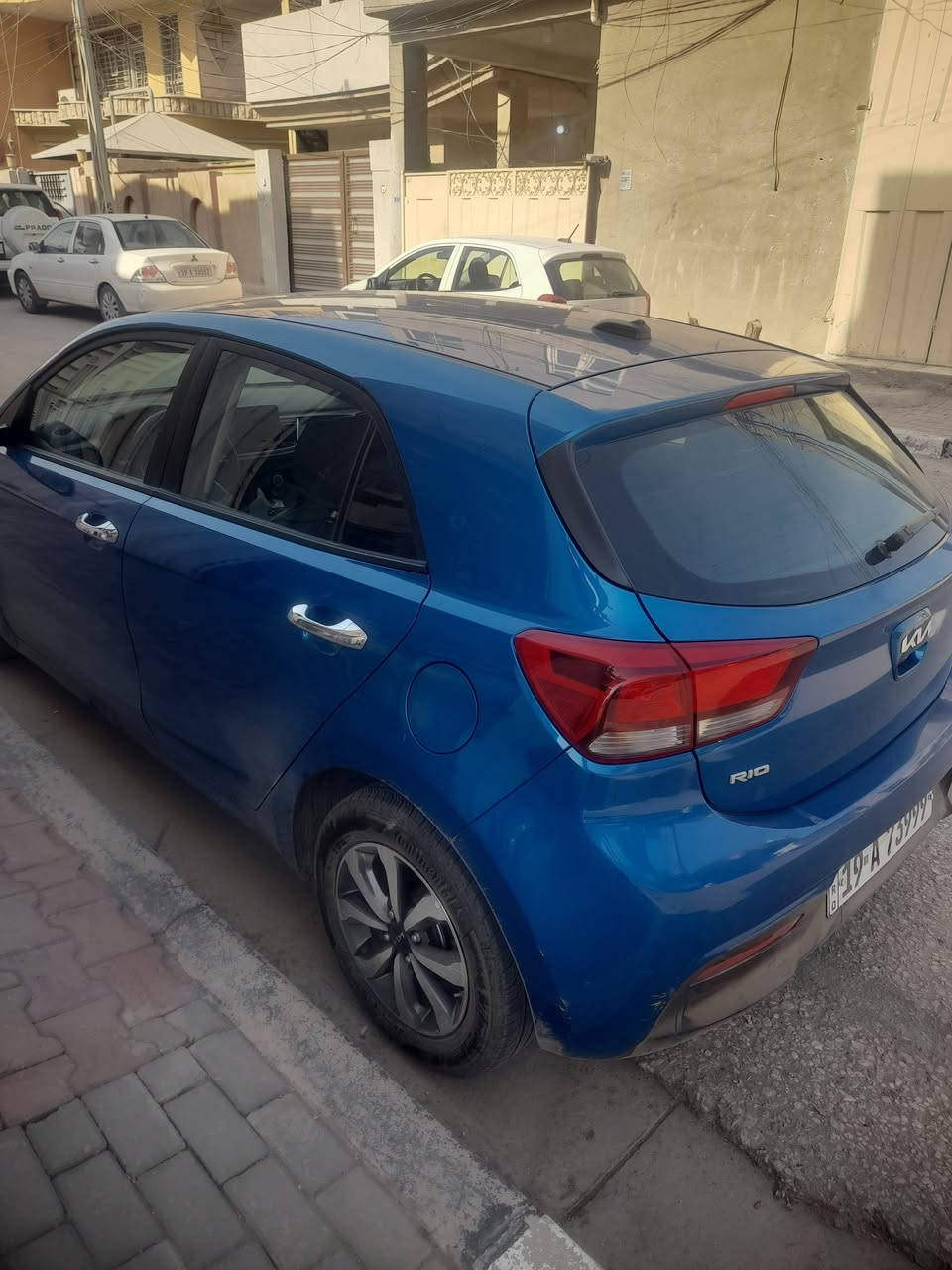 كيا ريو للبيع وارد أمريكي حادث جدا بسيط وموضح بالصور السياره بصمه تشغيل وبصمة أبواب يدات نيكل تحديد مسار رادار تحديد سرعه دجيتل السعر  ١٢٥ $ وبيها مجال وبعد هواي مواصفات..رقم كربلاء الجديد ومميز  م/***********
