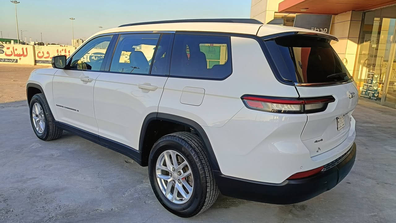 23 وارد بدون حادث تقرير كل القطع مبدلة بيهه فقط تكحيل  ماشيه 47 الف فور ويل رقم بصرة بأسمي 

مواصفات لمتد بلاك توب 6 كامرات دوارة فول كاعدة بانوراما  يحتاجلهه فقط حساس اطارات والباقي كلشي تمام  سيارة جديدة من كلشي 
 
السعر  297 ورقة بيهه مجال بسيط للشراي  والجناي 

هاتف ***********
بصرة
