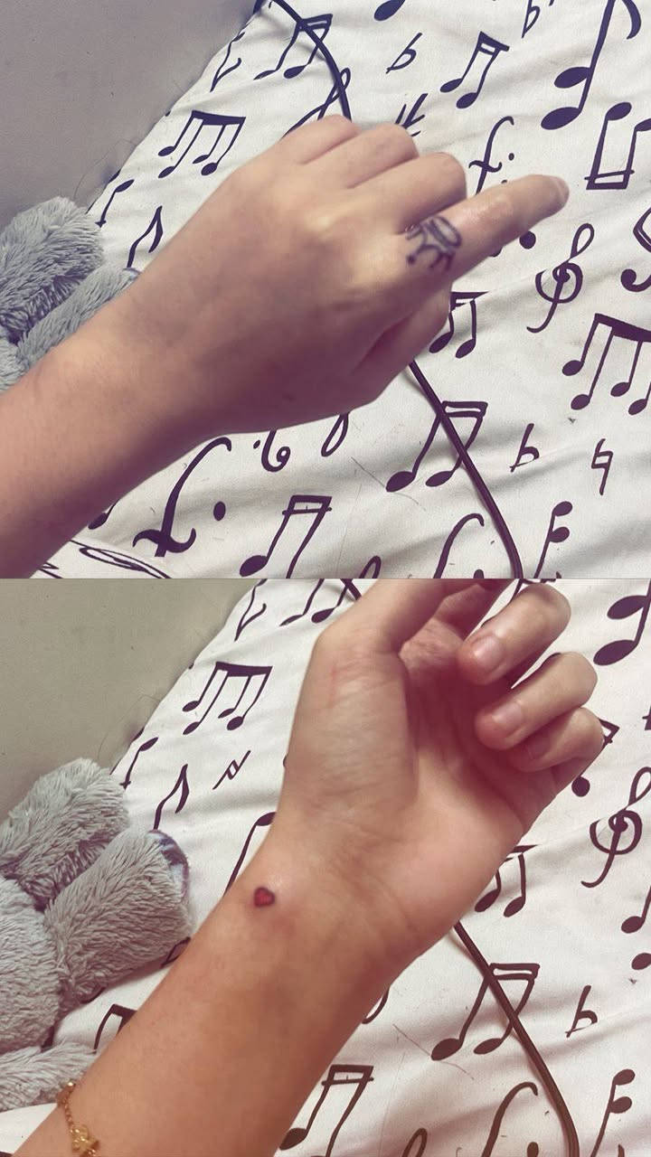 رجعنه بعروض العيد دلعي نفسج بنات لحكو ع عروض العيد الفطر المبارك وحجزو الحجز مفتوح من اليوم ملاحضه ✨كل زبونه وياهة 3 زبونات وياهة إله عرض خاص وأسعار خاصه 🚺✔️️️
فلر شفه 40 الف 2 بنات خصم  إذا اختج أو صديقتج 70 👄💅

تسريح الشعر علئ حسب طول الشعر 👸

تركيب رموش شهريه الطرفيه 10 رموش كامله 15👸💅
تاتو بلوك وشعيرات 40 الف كل اختين يجونني أو صديقتين الهم عرض 70الف 🌸💅

أنواع قص الشعر 10 💇✂️

توريد شفه 25 👄

تنضيف البشره العنايه بها حفافه + صبغ حاجب +تنضيف عميق للبشره  10 فقط🙀

ثقب إذن 5

ثقب خشم 5

صبغ الشعر علئ حسب 

ميش الشعر 20

صبغ الجذر 10

شسوار للشعر 

كل أنواع الوشوم على حسب الرسمه

تنضيف قدم+ مناكير وبديكير 15 🦶💅

العنوان بسمايه 💄ملاحضه الأسعار ثابته

للحجز والاستفسار (***********) استغلوا العروض بنات فتره وتنتهي
