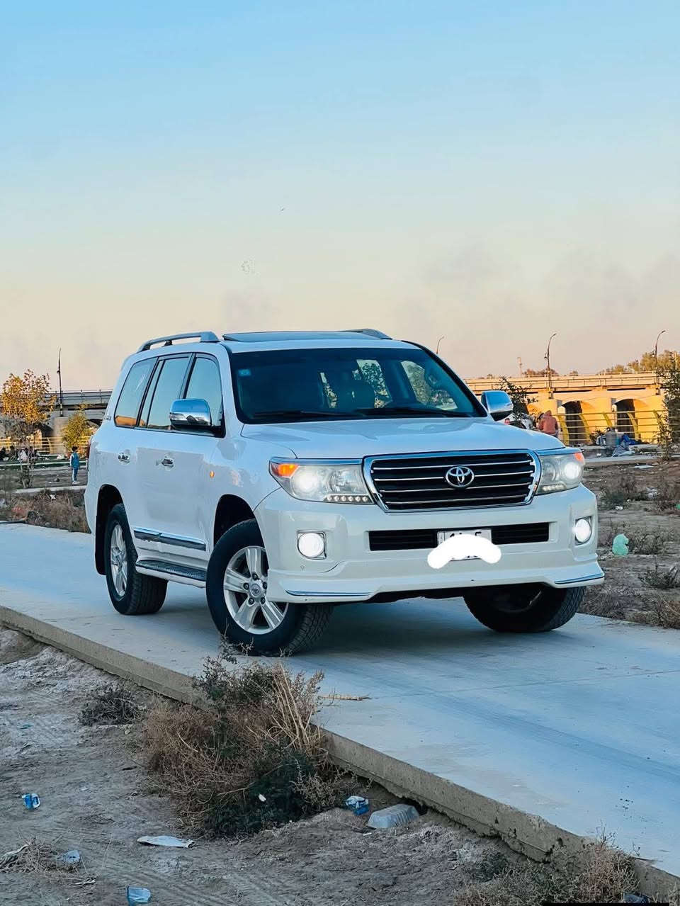 سلام عليكم ! السعر 278 وبيه مجال 
كفاله عامه سياره 
لاندكروز 2009 رقم بغداد جديد وهزه جديده ب اسمي 
كير محرك مامفتوح ع شركه 

فول مواصفات 1/1 
بصمه
فتحه سقف 
شاشه جبيره 
تحكمات ستيرن 
تشغيل عن بعد 
دفدي بلا سقف 
7 راكب 
3قطع تبريد 
تخم تاير جديد
تبريد ثلج 
مكاني بابل 
للتواصل ‭***********
