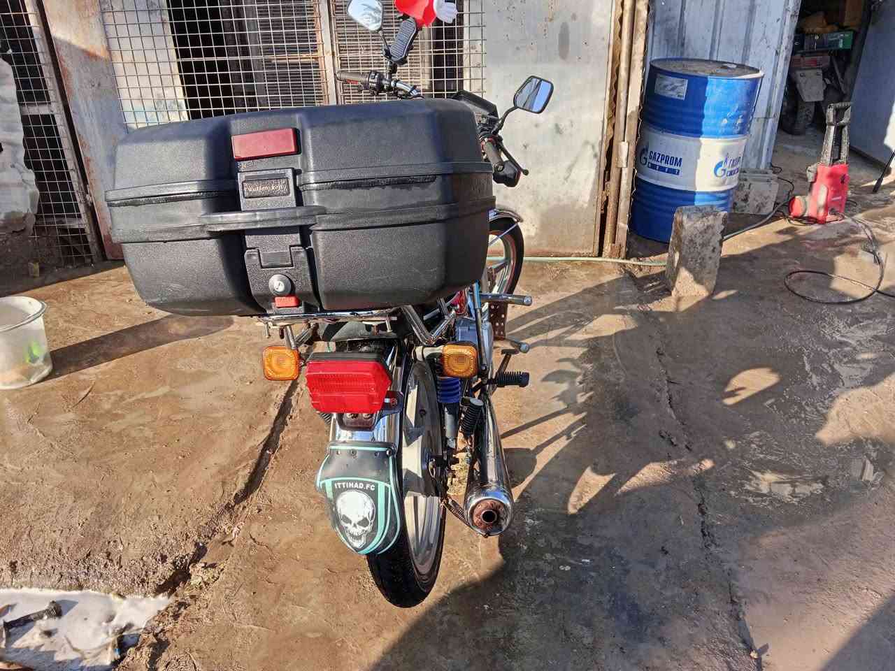 سلامو عليكم  دراجه 2019 نضيفه خير من الله ما ناقصه شي  نكره سلف  لا تبخير لا عطلات  درجه  سعره  550 وبيه مجال مكلف بنشر  رقم صاحبه  (***********)
