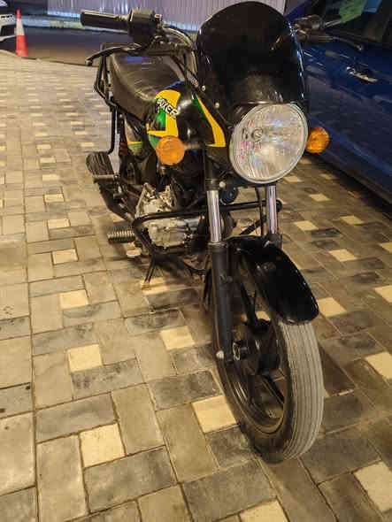 بوكسر 2023 نزله بل 23
مرقم بغداد
كفاله عامه ستخدام شخصي
كفاله عامه من كلشي
دراجه جديده كلش 
بغداد ***********
سعر ١٨٥٠
