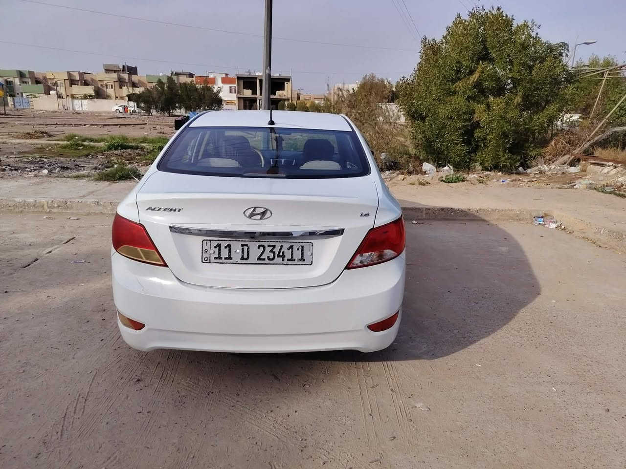 السلام عليكم سيارة اكسنت للبيع موديل ٢٠١٦ ماشية ١٠٧ الف حقيقي قابل للزيادة.شاشة كامرا أربعة دسك فتحة سقف تخم تاير اندنوسي جديد. صدر امامي خلفي جديد قاعدة فيت بم جديدة باتري جديد. كير ومحرك خير من الله لا تبخير ولا تنقيص السعر ١٠٨ وبيها مجال قليل للاستفسار *********** مكان السيارة بغداد حي الجهاد
