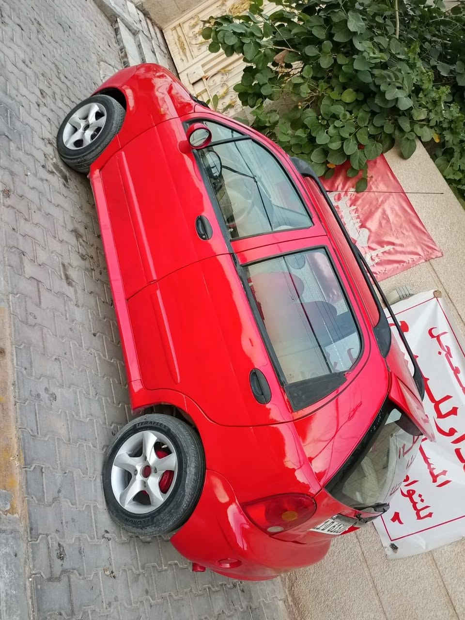 السلام عليكم سياره كيوكيو للبيع موديل 12 سياره نضيفه مكفوله من ضربه كير محرك حداديه تخم تاير بل باكيت اوتماتيك  سعرر 28 و بيه مجال مكان كربلاء حي الحر الثوره قرب مطعم علي يوسف رقم الاتصال ***********
