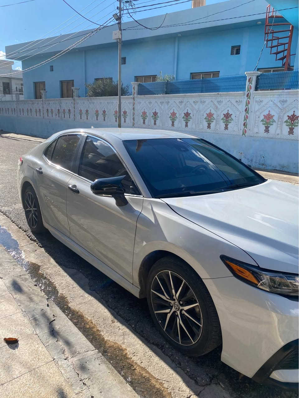 كامرى ٢٠٢٣ SE سپورتى
29 miles
٢ قتعه سبغن ده رگهـ جملوغ 
بي داخلي سينگ پشت كبس
ايرباك بس دكمه فه بوين
ره نگ سمنتي 
١٩٥$ مجال
*********** زاخو, دهوك
