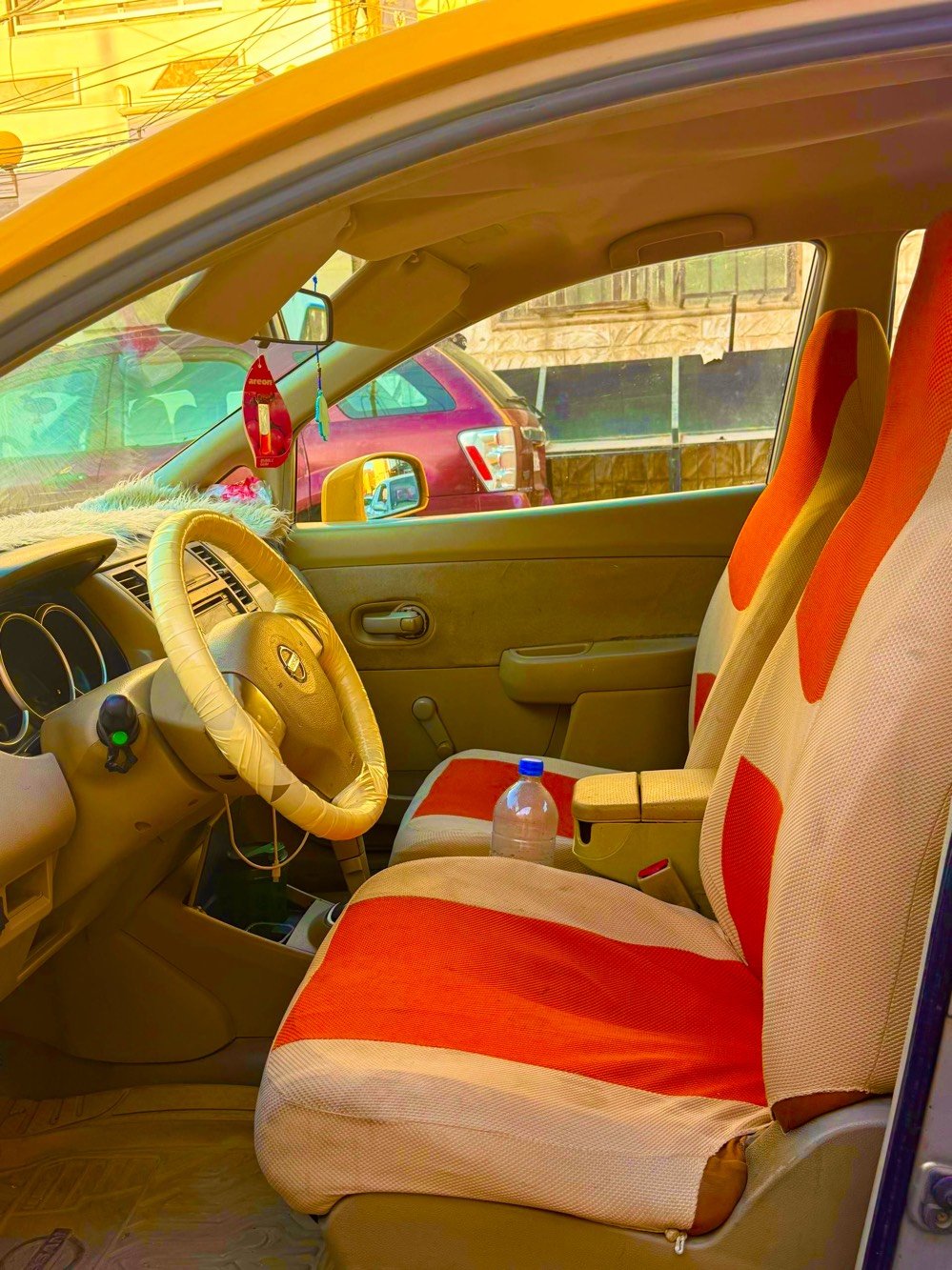 السيارة نظافة فول من الداخل والخارج 
الرقم انكليزي السيارة بأسمي تكسي
التبريد شغال 
توجد ضربة بالجاملغ الخلفي للسيارة فقط لايوجد اي ضرر آخر بالسيارة
العنوان العراق النجف 
السيارة ب65$ وبيها مجال
