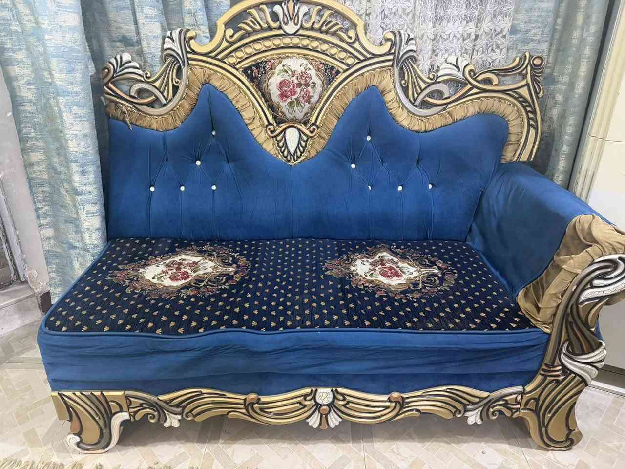 تخم ديوان 18 مقعد جديد اريده ب مليون وبيه مجال قليل 
رقم الهاتف ***********
