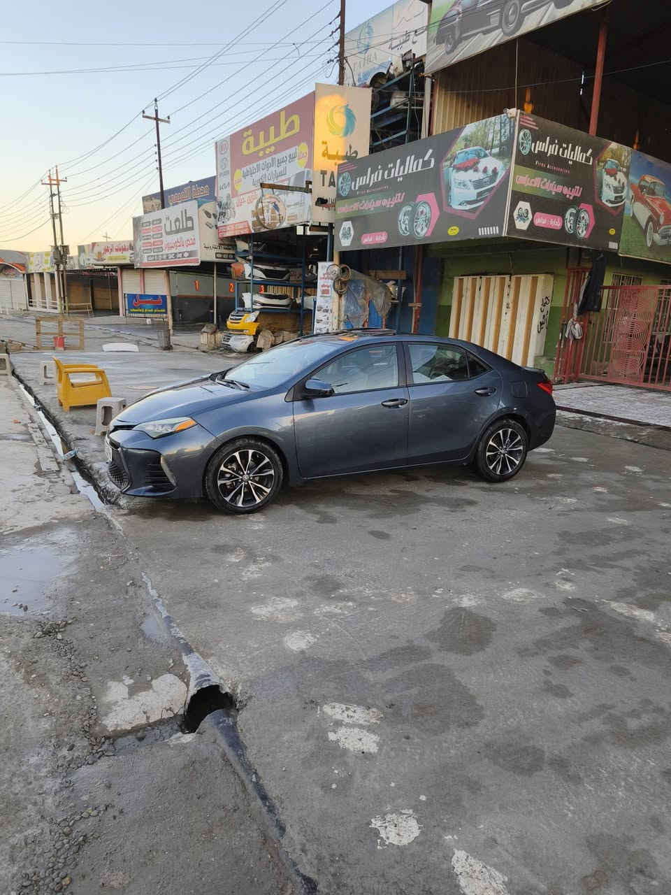 السلام عليكم كورلا موديل2017 
رقم أربيل شرط التحويل 
گير محرك شرط ما مفتوح 
____________________
مواصفات _بچم قرش 
فتحه سقف ⚠️
اشاير بل مري ⚠️
لايت عدسه ⚠️
بك لايت لد ⚠️
5ويل كب ⚠️
كشنات جلد  ⚠️
هيتر ستير ⚠️
كشنات حار بارد ⚠️
رادارات ⚠️
مود سبورت⚠️
السياره فول فول  ⚠️
__________________________
السياره بيه جاملغ  وبدون دواخل ⚠️
____________________
للستفسار الاتصال ***********
___________________
مكان السياره موصل حي شيماء/السعر 137 وبيها مجال
