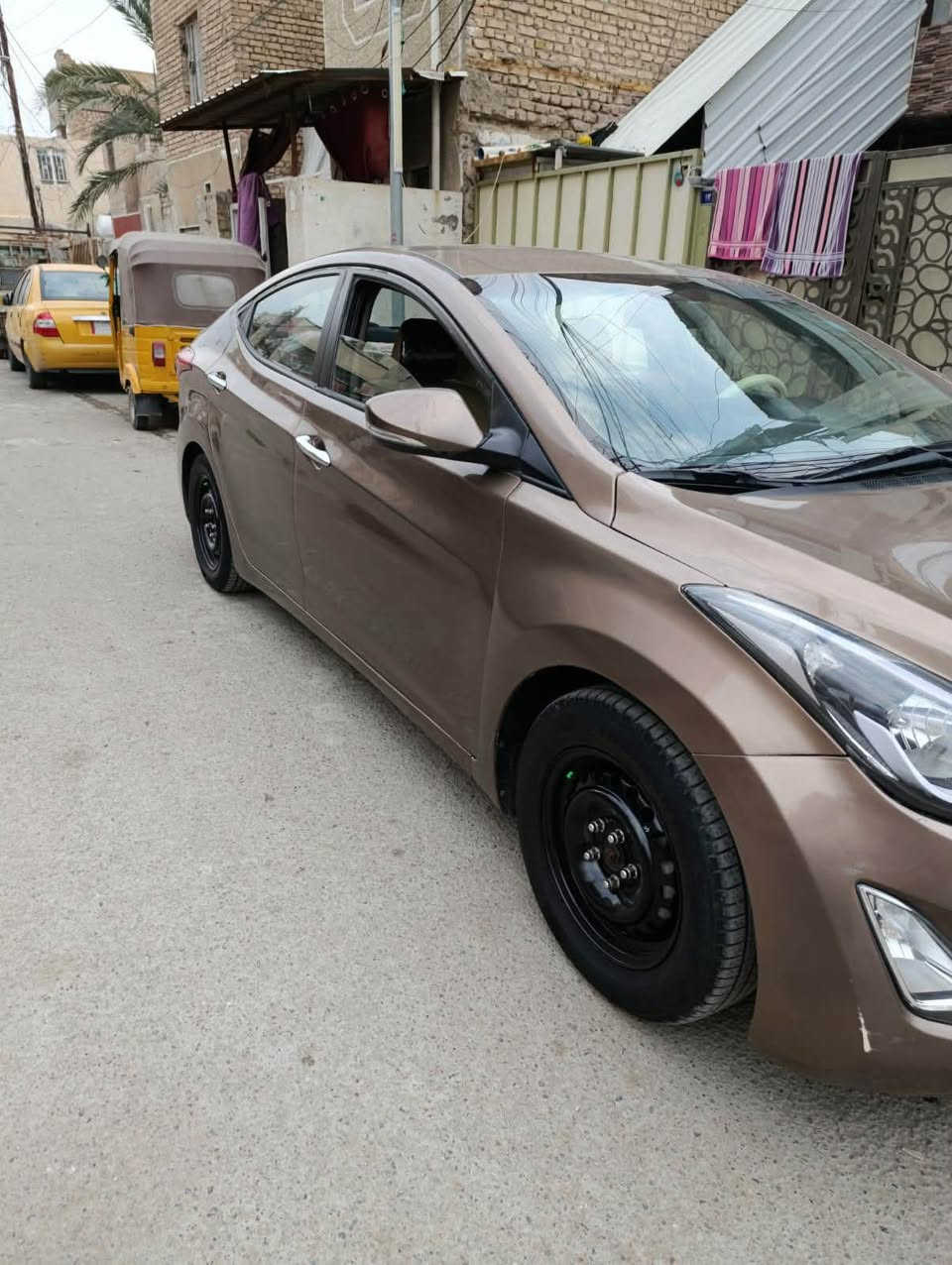 السلام عليكم 
الانترا خليجي بغداد 16محرك 1600دگشن عالي گير محرك كفالة تخم تاير حدادية100‎%‎ تبريد قطعتين كاميرا اشاير بالمري شاشة  لايت زنون رقم انگليزي  السنوية لغاية 28 السيارة ماشية 90
السعر 110وبيها مجال قليل 
العنوان واسط مركز مدينة
للاتصال/*********** دهل اوران, واسط
