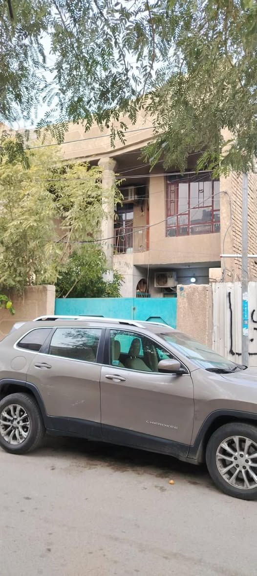 مكلف بالنشر
————————
للبيع 

دار  للبيع منطقة عمداء السيدية مقابل مدينة الالعاب مباشرة 

* المساحة ١٥٠ م الواجهة ٧,٥ النزال ٢٠ بناء ٢٠٠٤
* محلة ٨٢٩ زقاق ٨٠ دار ٦

للاستفسار وكافة التفاصيل 
الاتصال بالرقم 👇

0770 965 3874

يتوفر واتس اب
