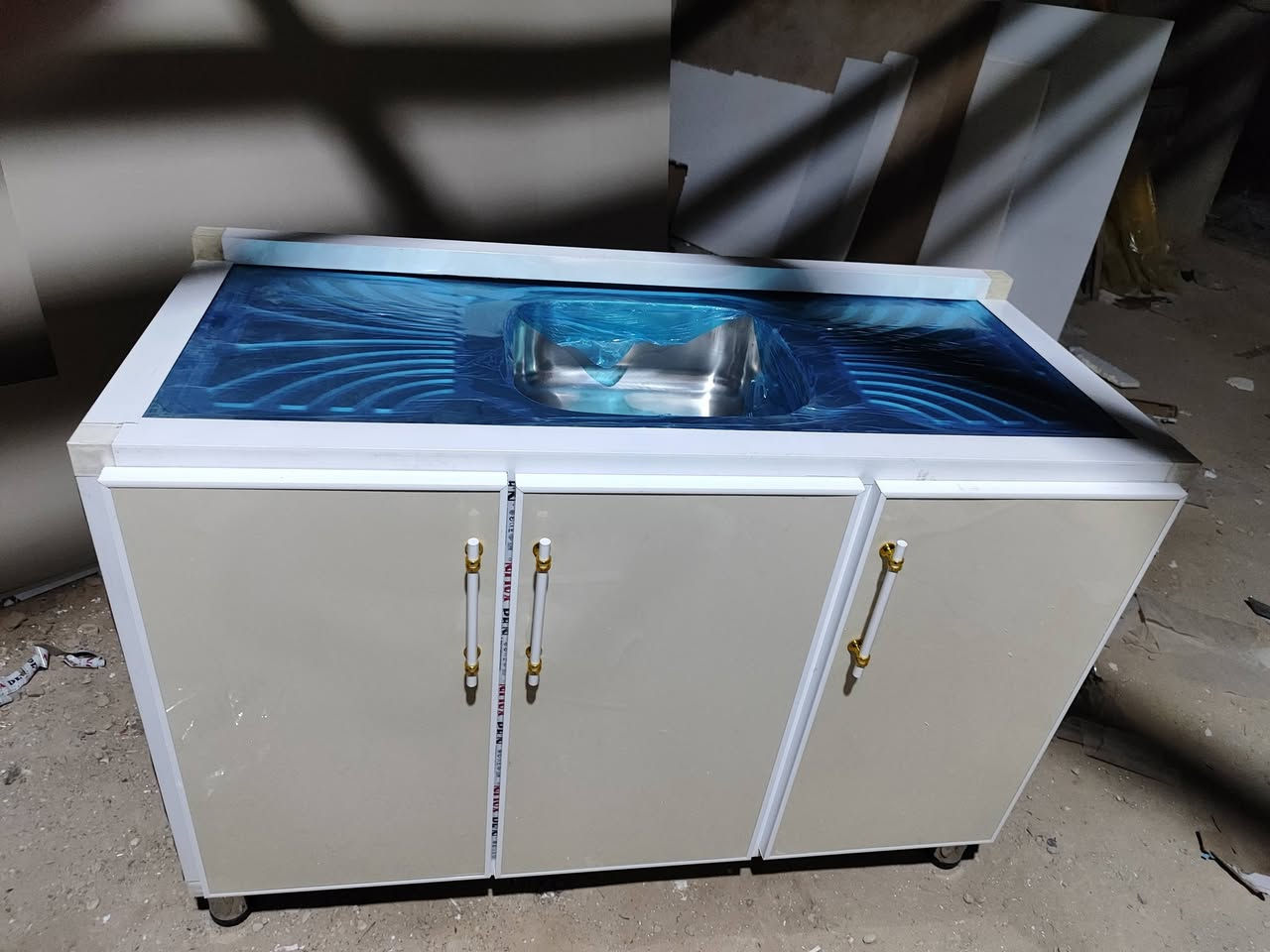 كاونترات وسناكي ستيل ومرمر وجزامات اسعار تنافسية.. يوجد توصيل ***********  وات ساب 
ايضا يوجد اقساط وتبديل القديم بجديد
