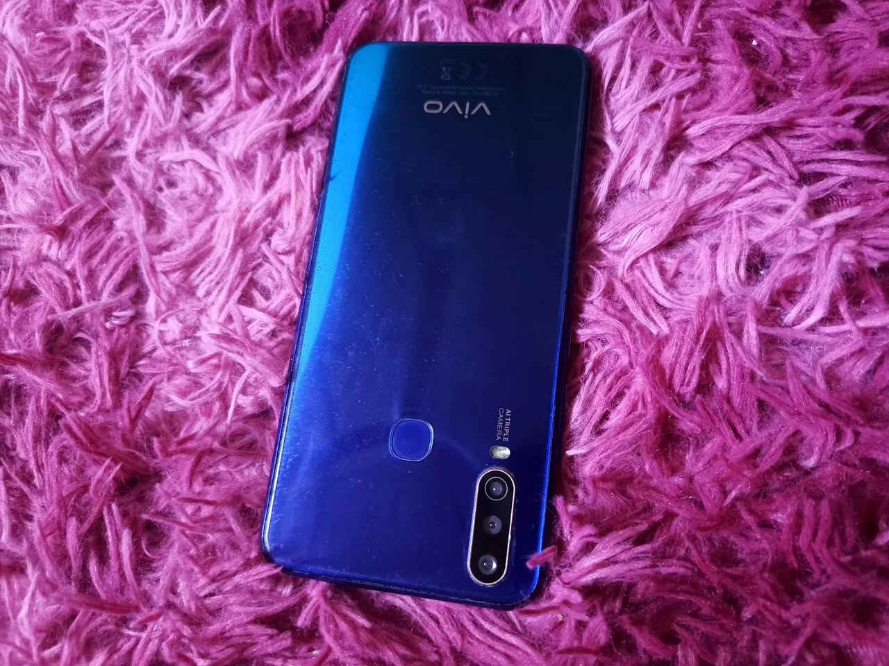 جهاز فيفو ذاكرة ٦٤
جهاز نضيف ملحقات شاحنة فقط مكاني خالص هبهب 
***********
