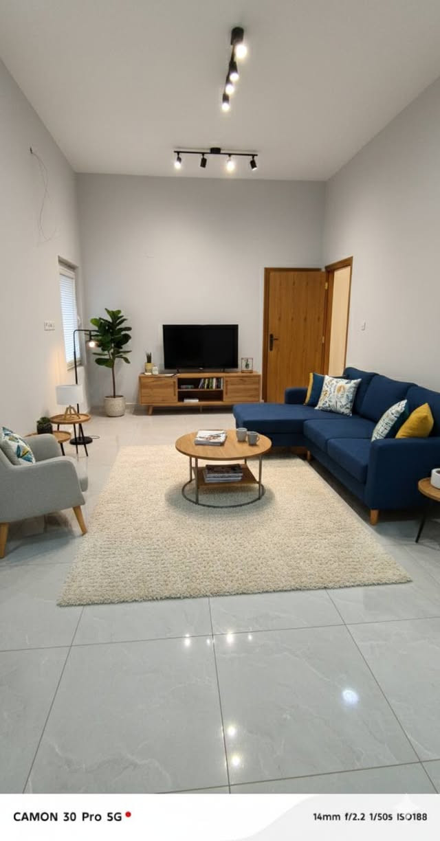 120م مسلح 
سعره 60
العنوان: بصرة _شط العرب_الجزيرة
شارع اليــوبة 
***********
***********
