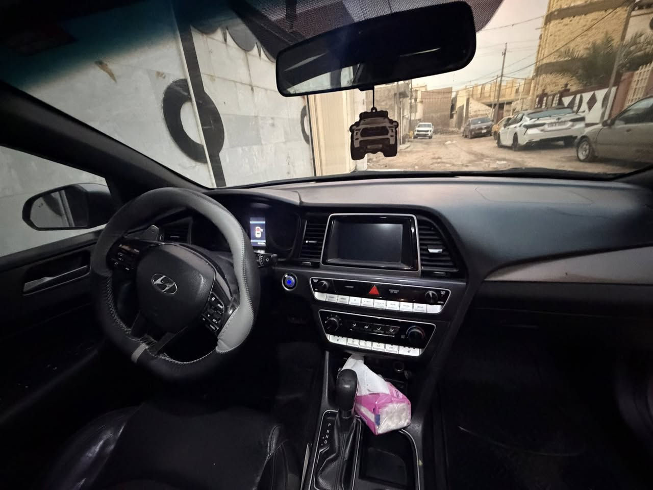 للبيع سوناتا 2018 سبورت فول موصفات 1/1
بصمه فتحه شاشه كبيره رونات سبورت مكينه 2400 
سياره مكفوله فقط بيها جاملغ امامي باقي مكفول من الصبغ والتبديل سياره آي نقص مابيها سعرها 127 وبيها مجال ***********
