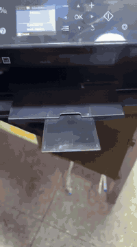 طابعة ابسون  للبيع استعمال قليل وهذا شغلها مثل ماموضح بالفيديو   175  للأستفسار اتصل على الرقم ***********
